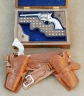 Holster western - 17. Holster droit et gauche cuir naturel patiné décoration Frontier